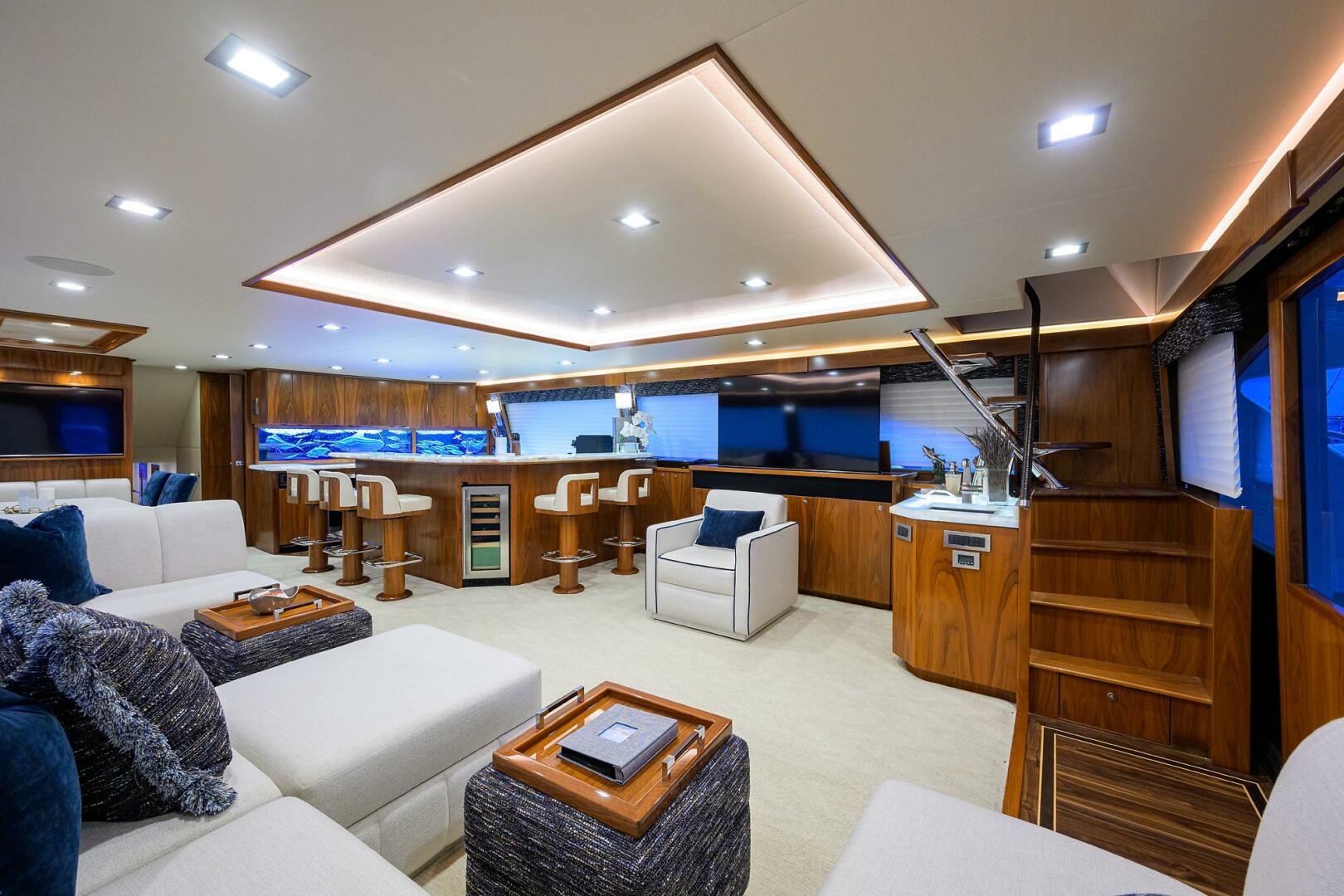 2020 Viking 92 Enclosed Bridge 