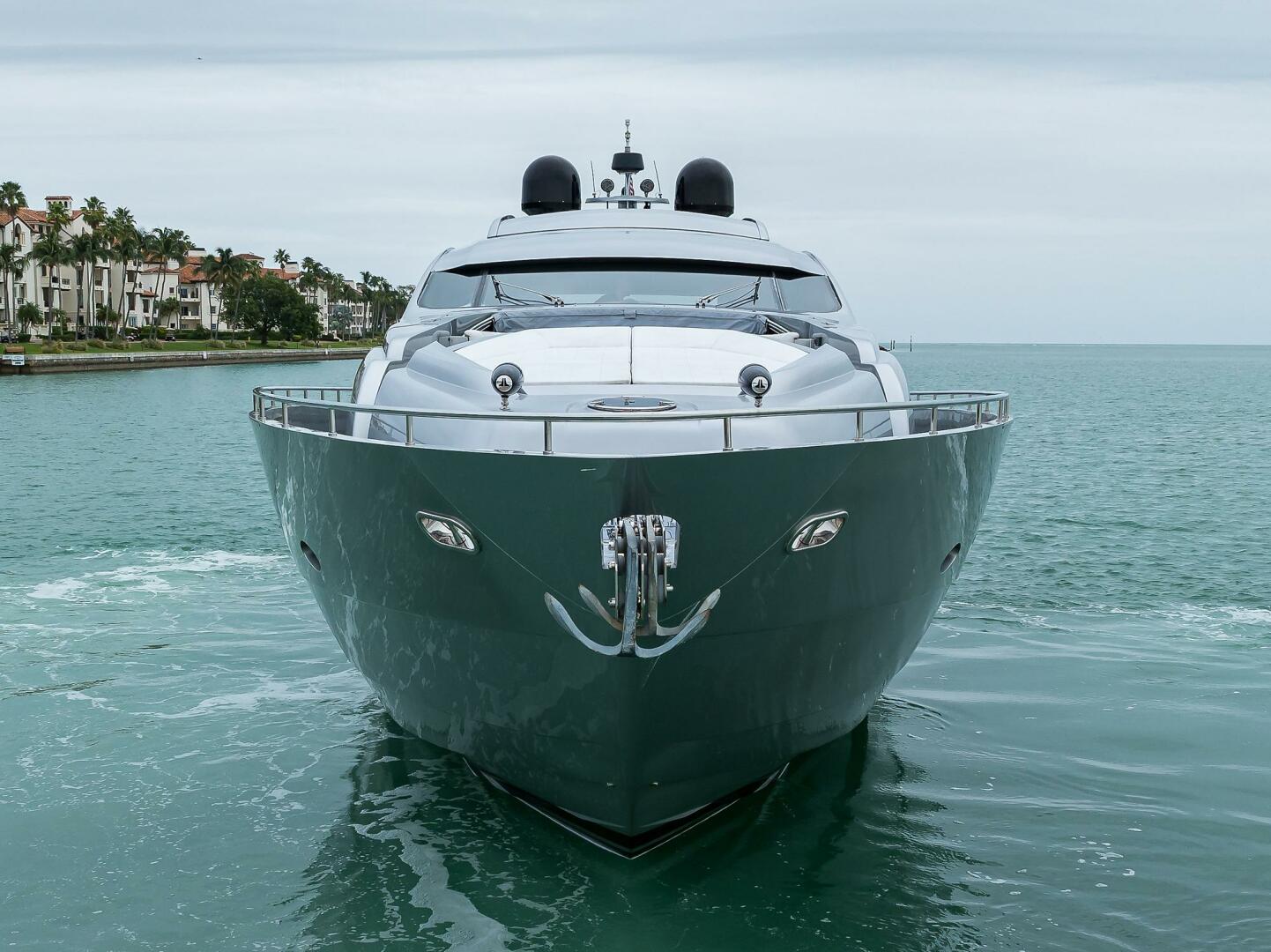 2009 Pershing 90 Express 