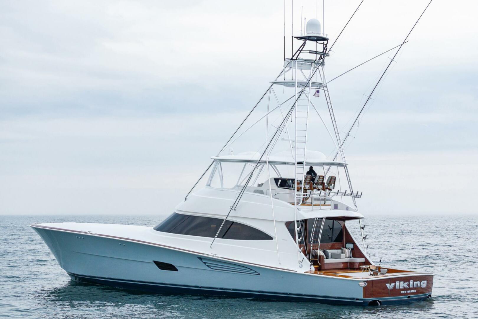 2026 Viking 82 Convertible 