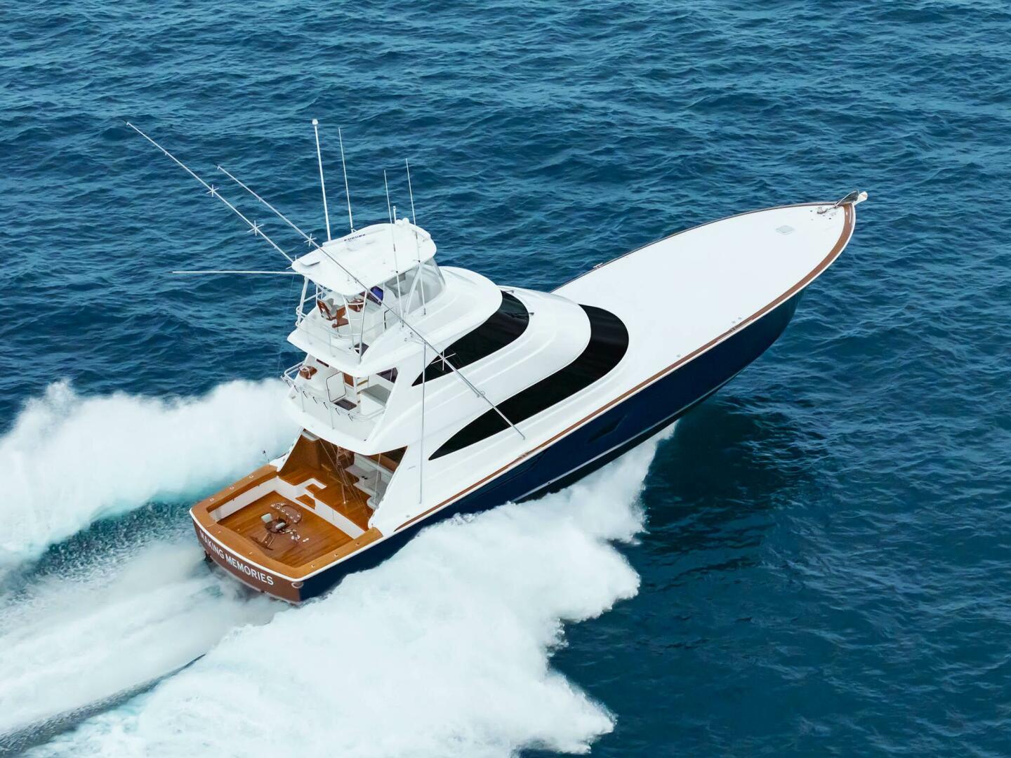 2026 Viking 82 Sky Bridge 