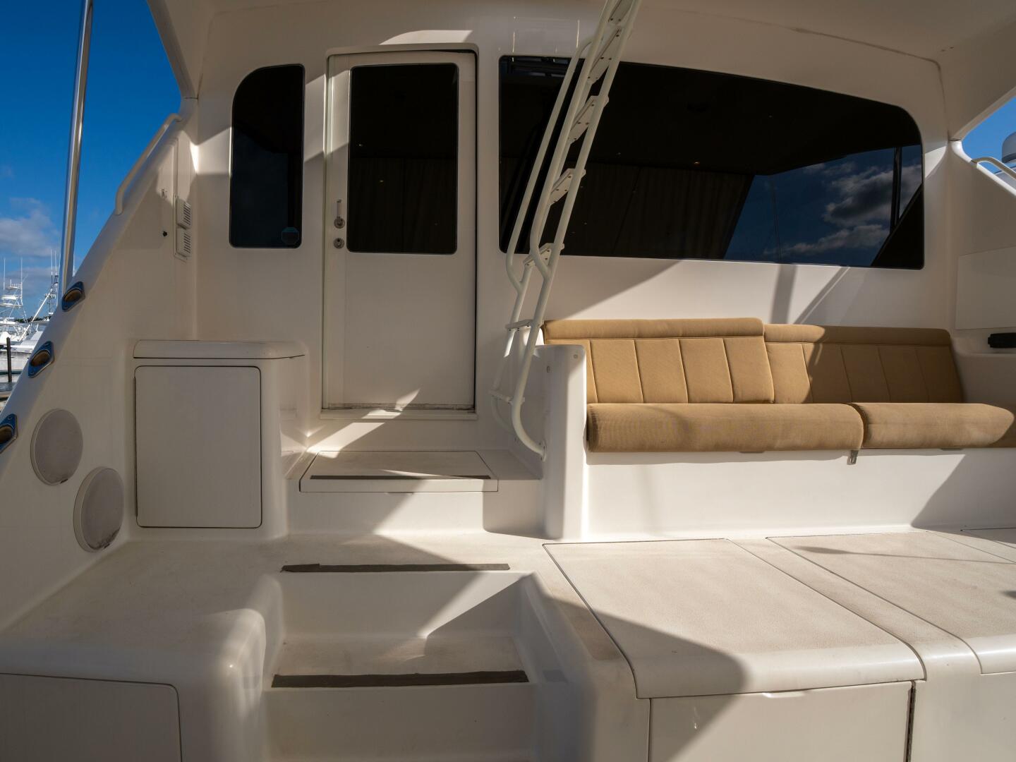 2005 Viking 74 Enclosed Bridge 