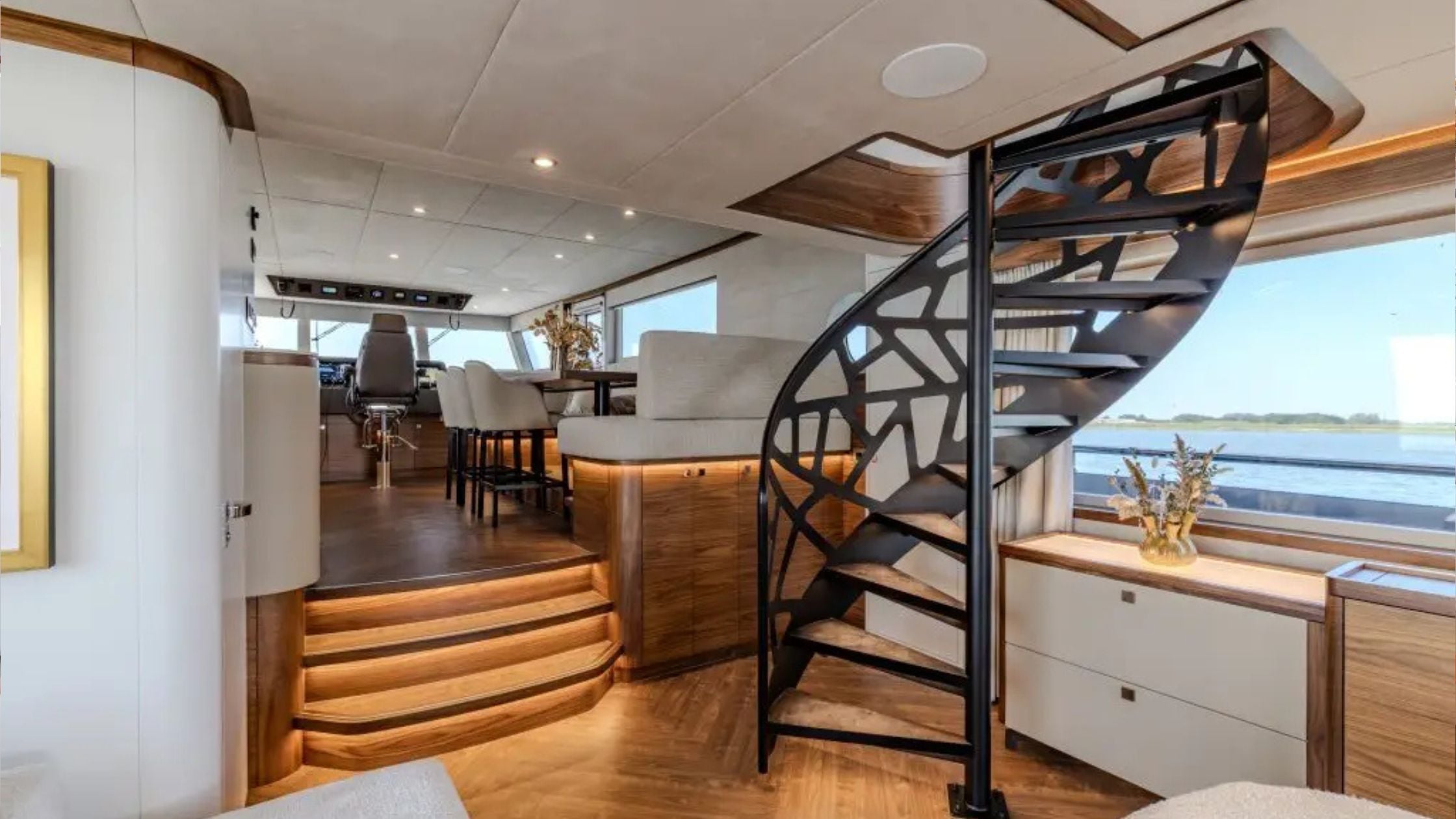 Steeler Yachts Arrives at FLIBS 2026 with HMY Yacht Sales