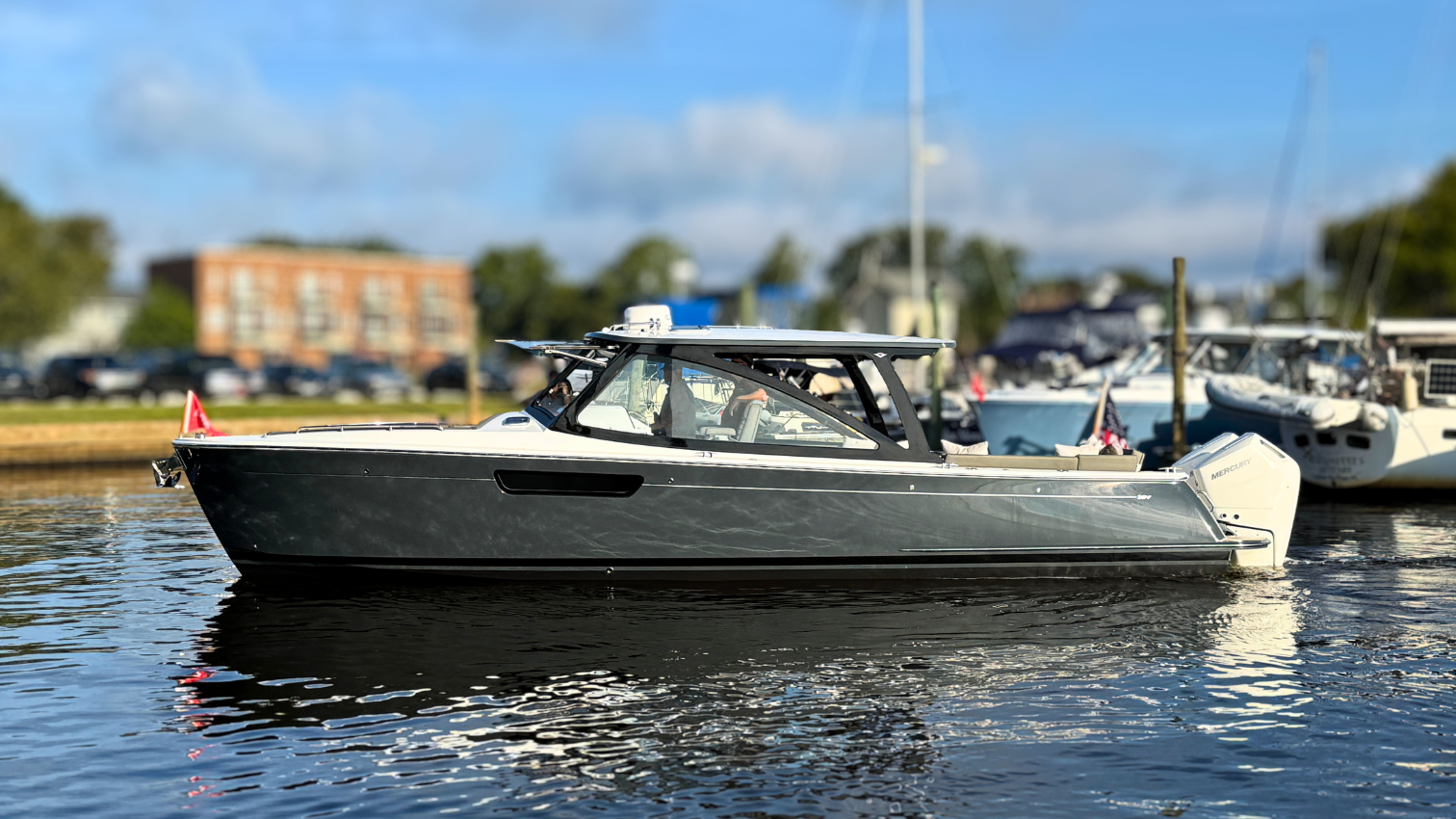 MJM 38V Profile