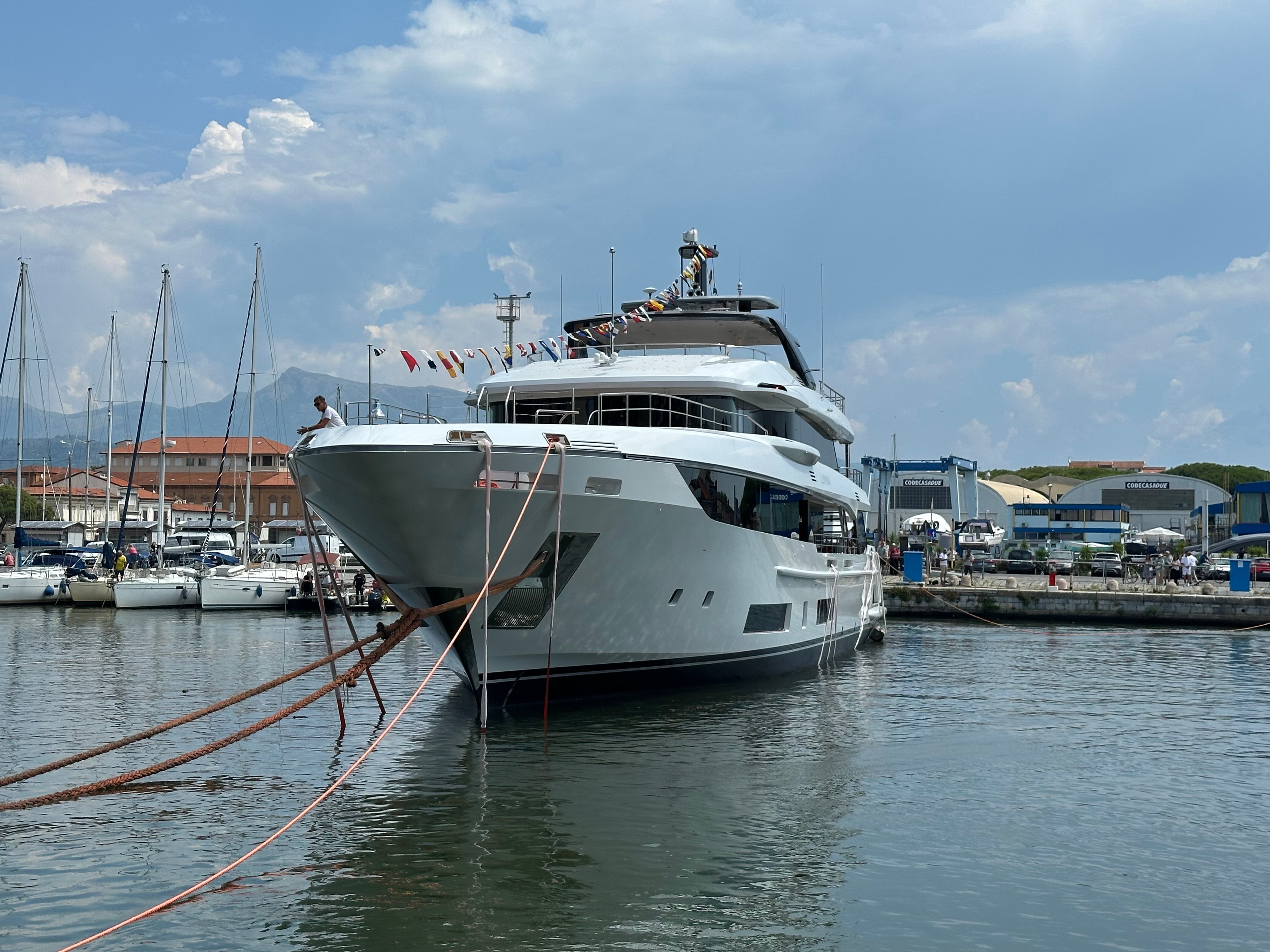 HMY Celebrates the Launch of the 44-Meter Benetti “LUMINA”